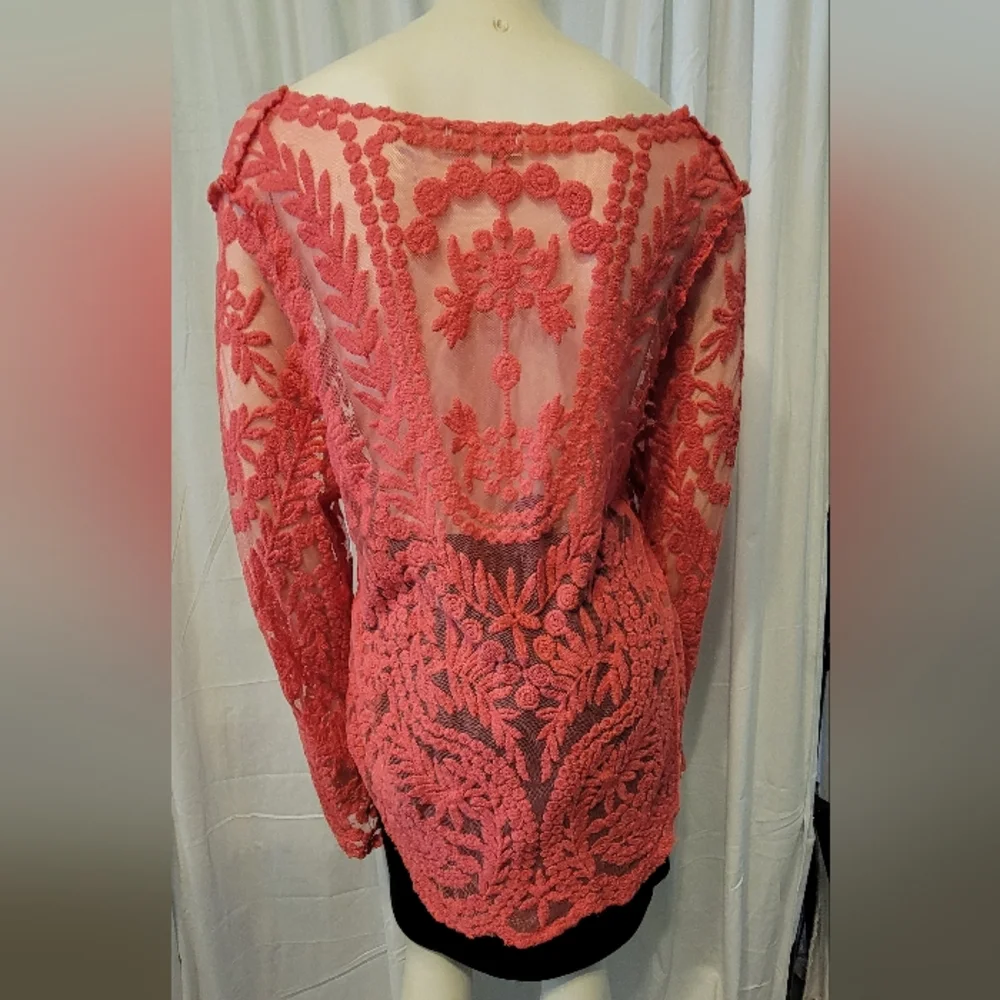 Coral Lace Long‎ Sleeve Top